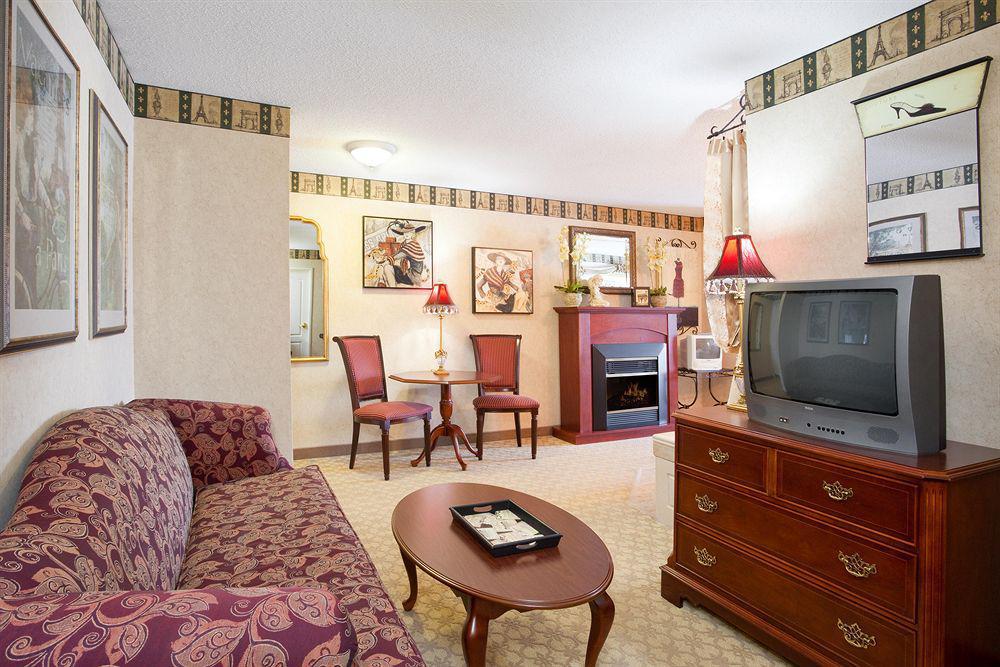 Holiday Inn Express & Suites - Sharon-Hermitage By Ihg West Middlesex Номер фото