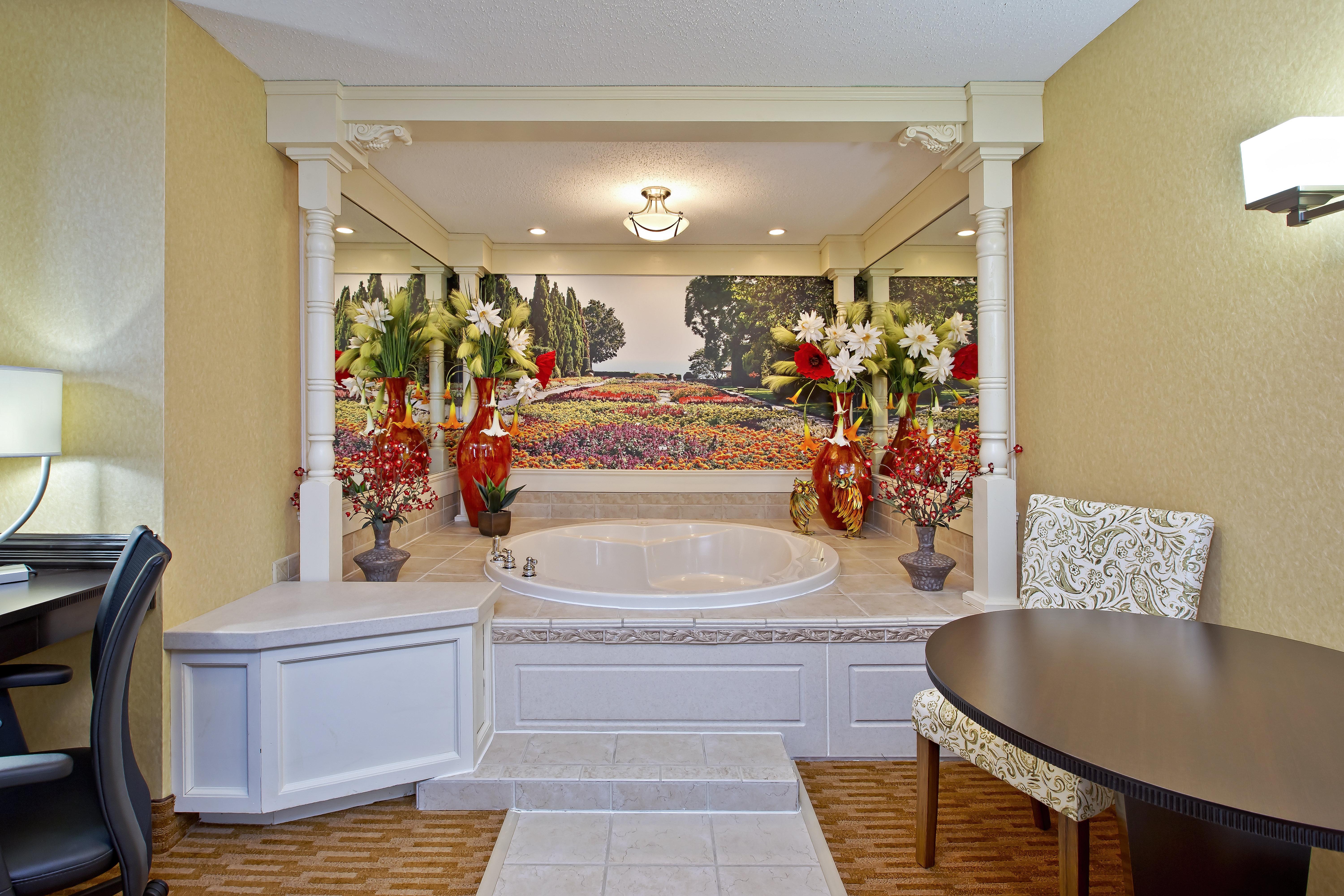 Holiday Inn Express & Suites - Sharon-Hermitage By Ihg West Middlesex Экстерьер фото