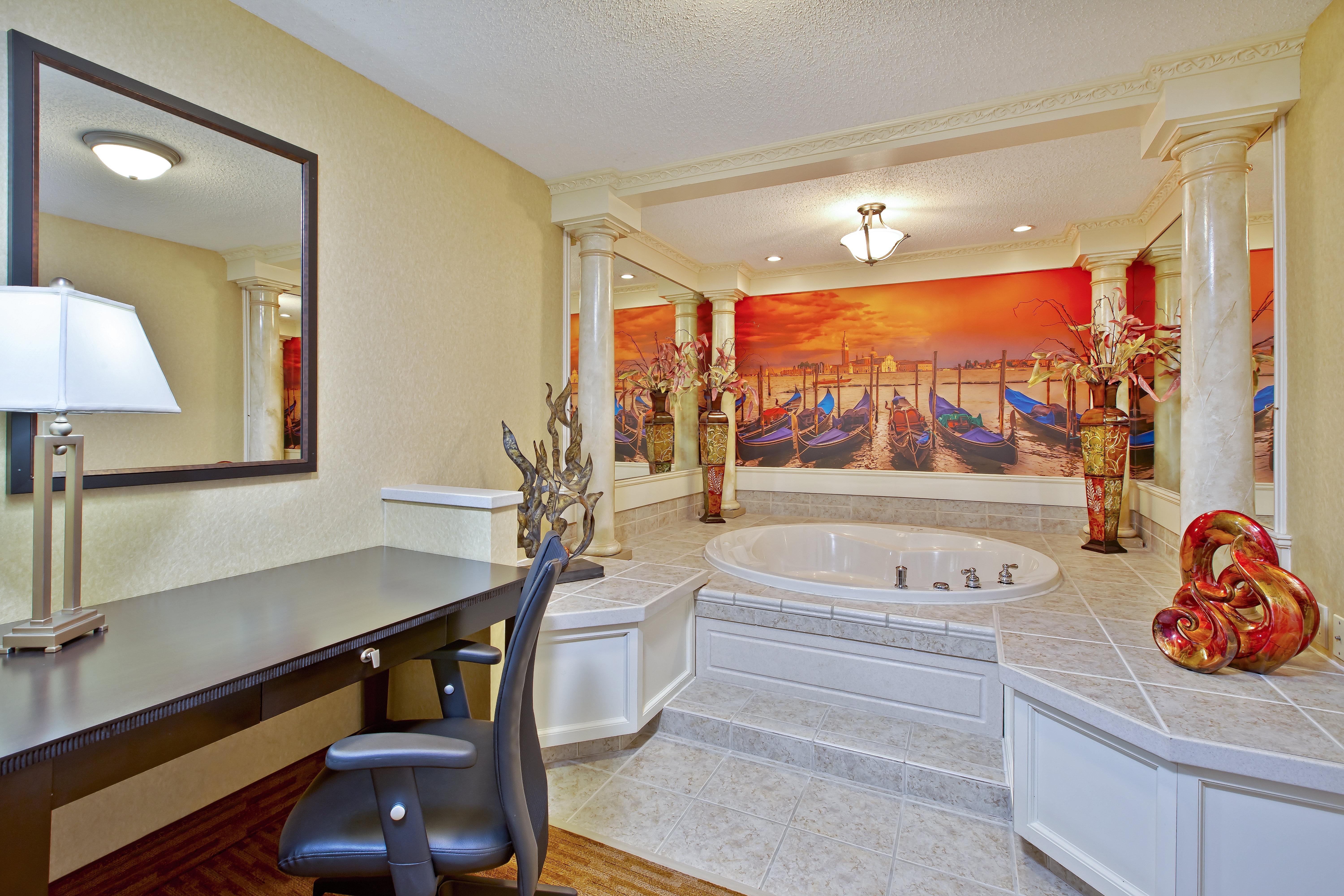 Holiday Inn Express & Suites - Sharon-Hermitage By Ihg West Middlesex Экстерьер фото